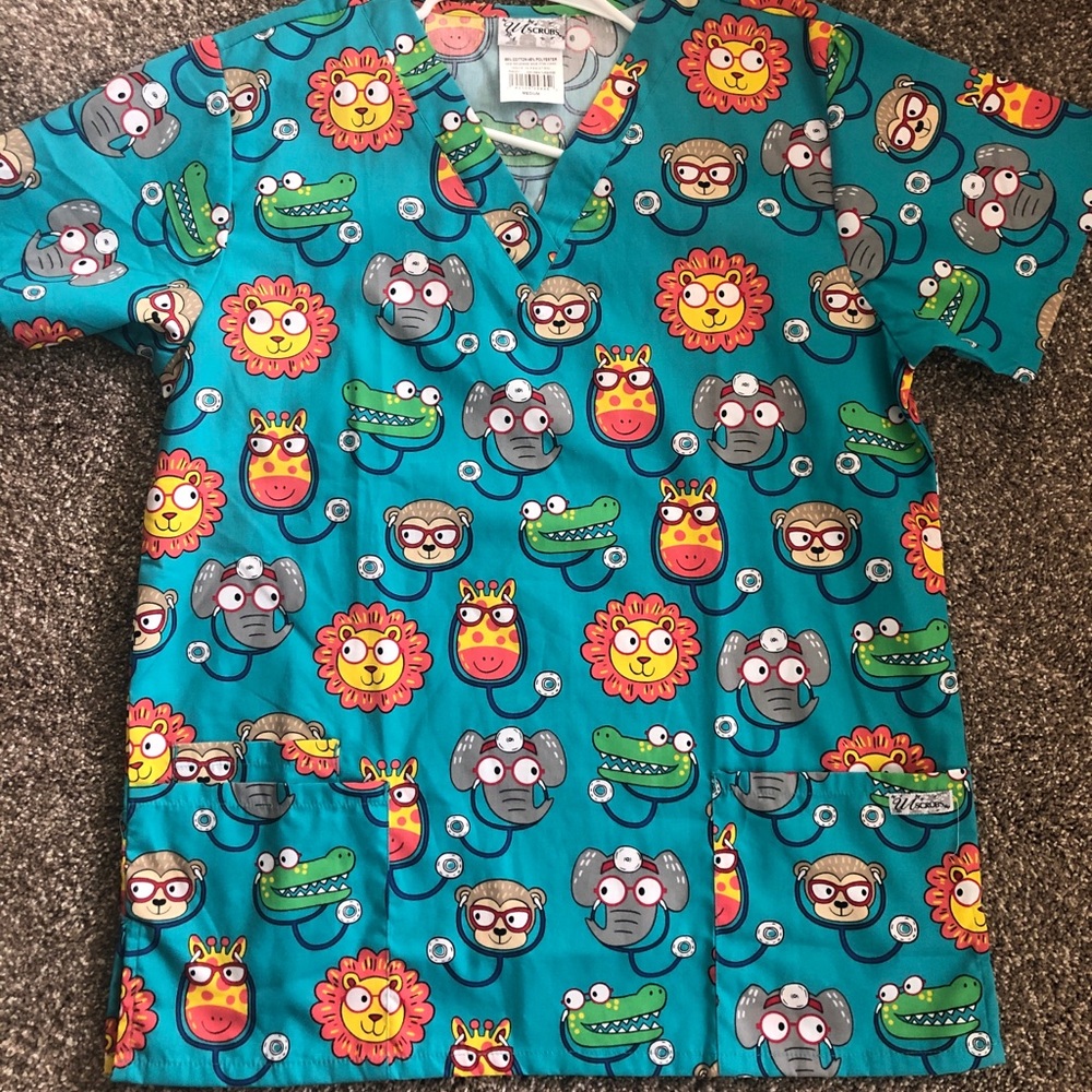 Pediatric scrub top